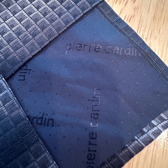 Vintage Pierre Cardin Black Silver Abstract 100% Silk Men’s Necktie Made In USA - Picture 5 of 7